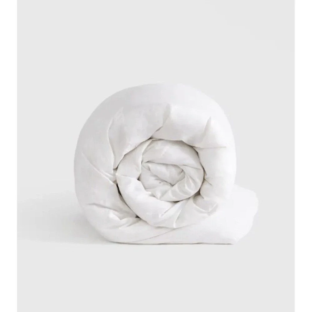 New Quince TWIN  Lightweight Premium Down Alternative Comforter All Season